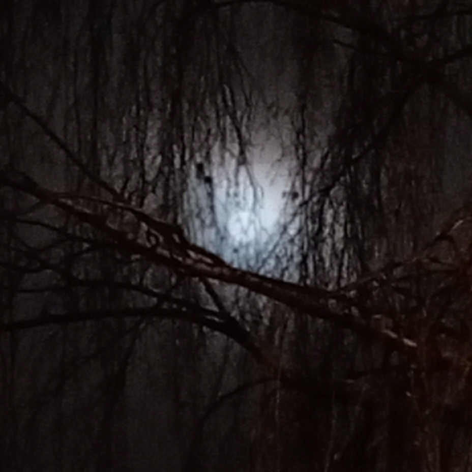 А ночь идёт