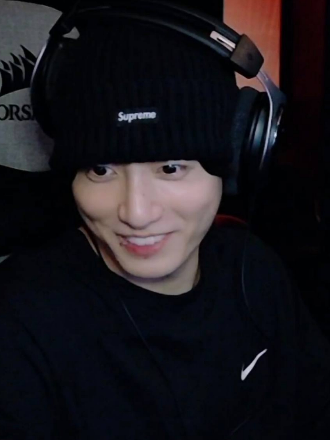 Мою нарушив тишину