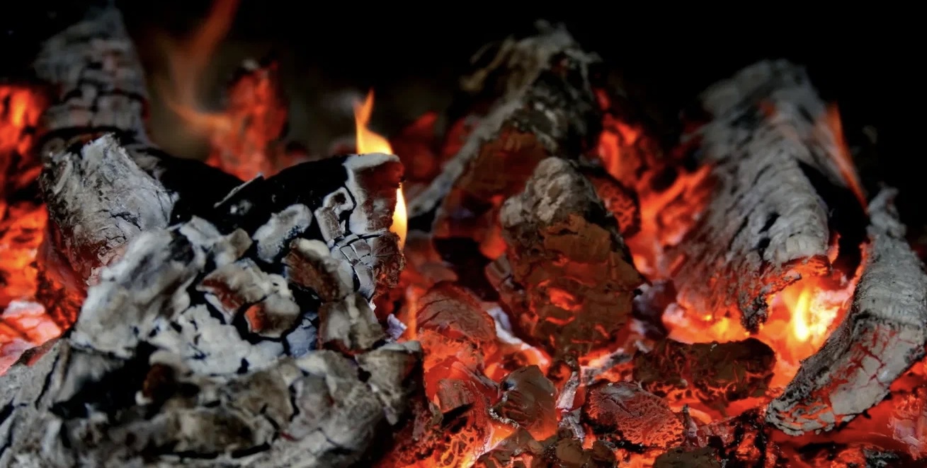 На угли раскалённые взгляни