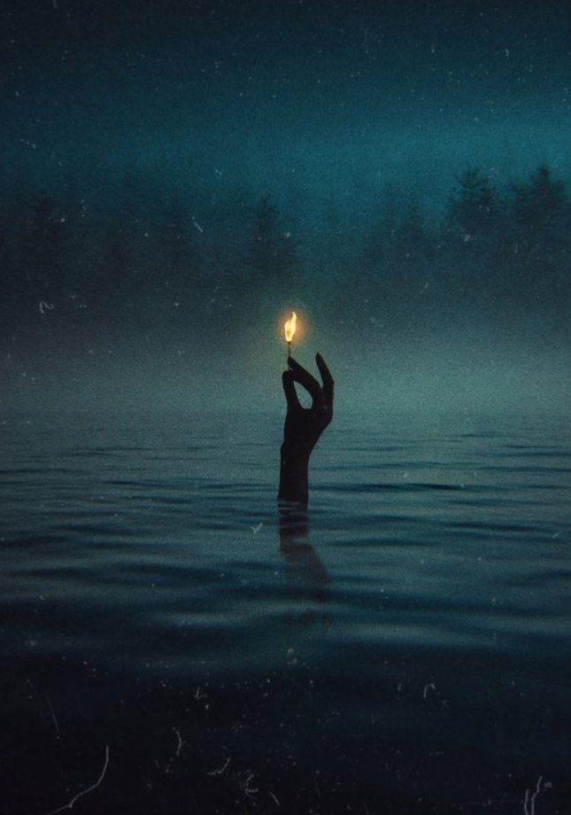 Пока спичка горит, я зажигаю новую