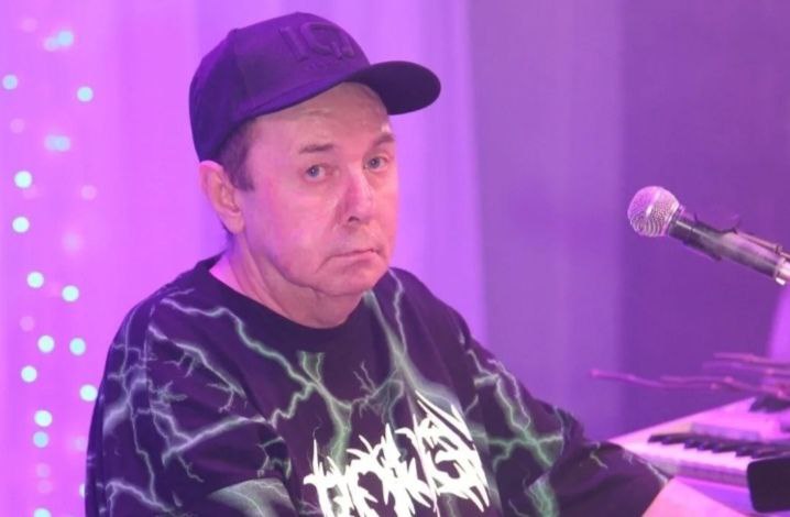 Маэстро, ты тихонько мирно спишь...