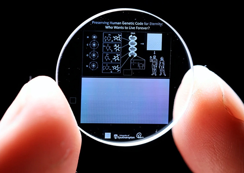 как хранить данные внутри алмаза или стекла