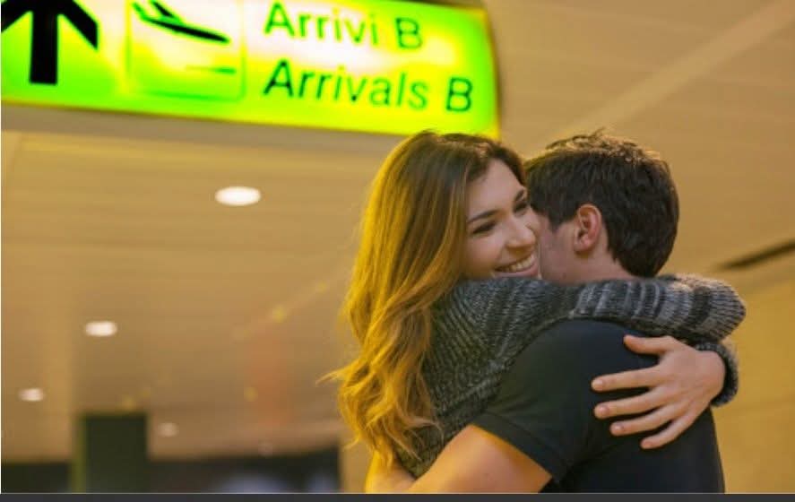 Даруя двоим два могучих крыла