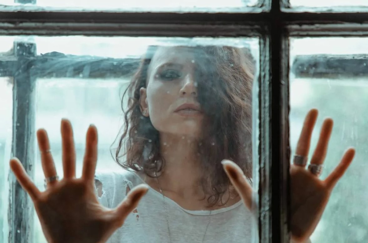 С утра повсюду снежная пороша...