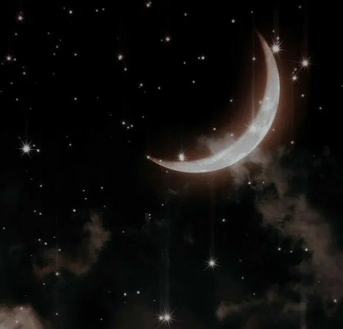 Луна примерила сюртук