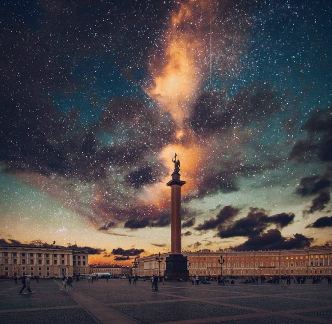 У каждого города небо своё...