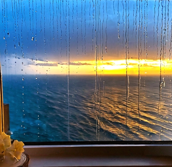 Дождь по стеклу...