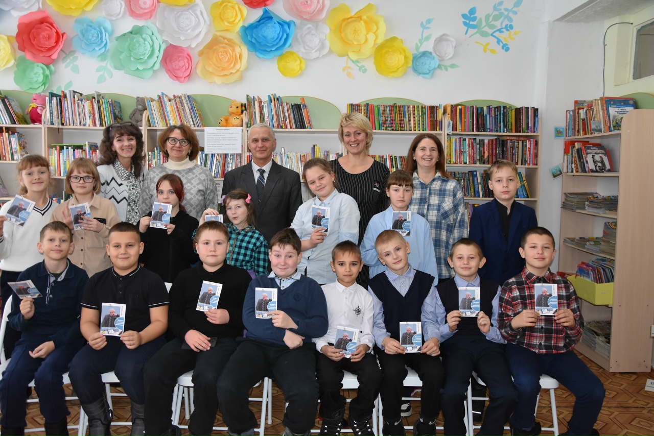 Читайте книги!