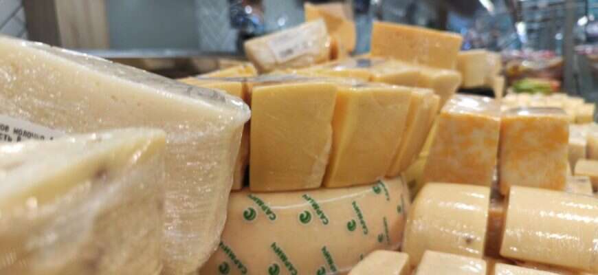 Но что приятно сыры не засижены - мухи от фальши