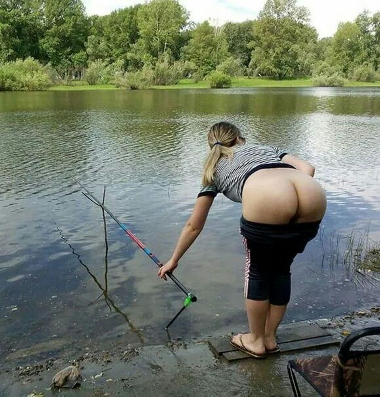 Рыбачить не даёт!