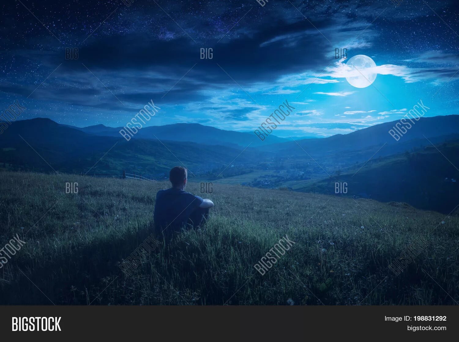 Ночное небо страшно надо мной Змеиная строфа Ночное небо страшно надо мной Змеиная строфа